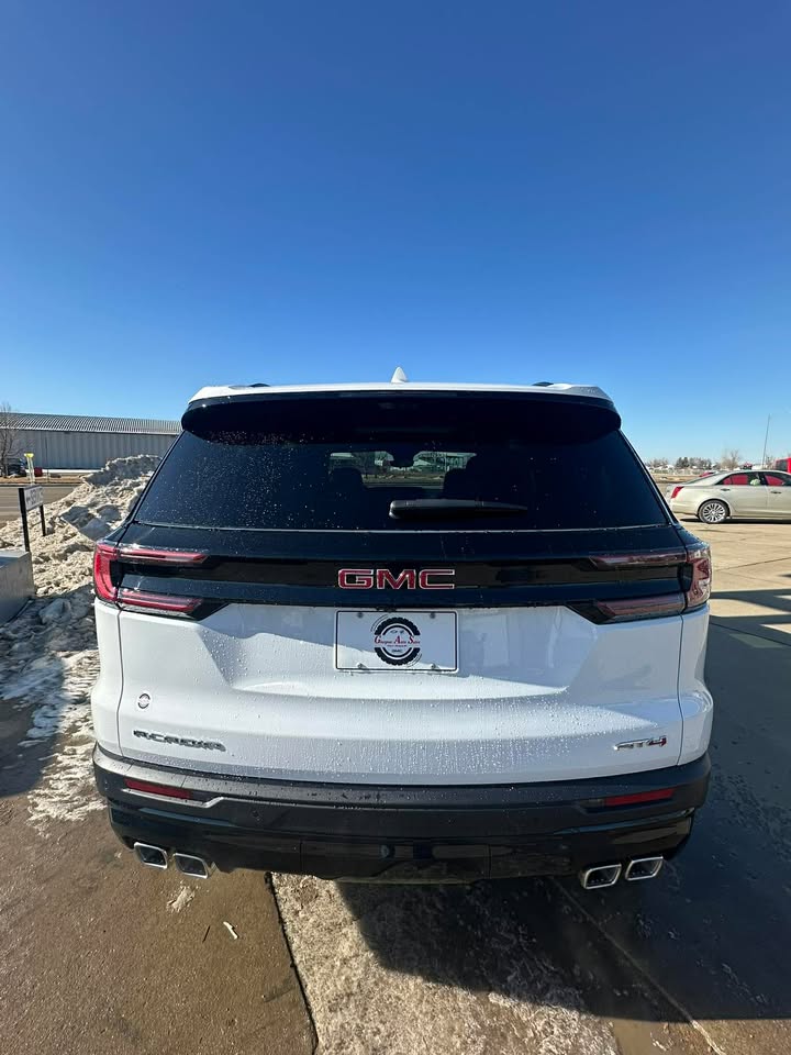 2026 GMC Acadia AT4
