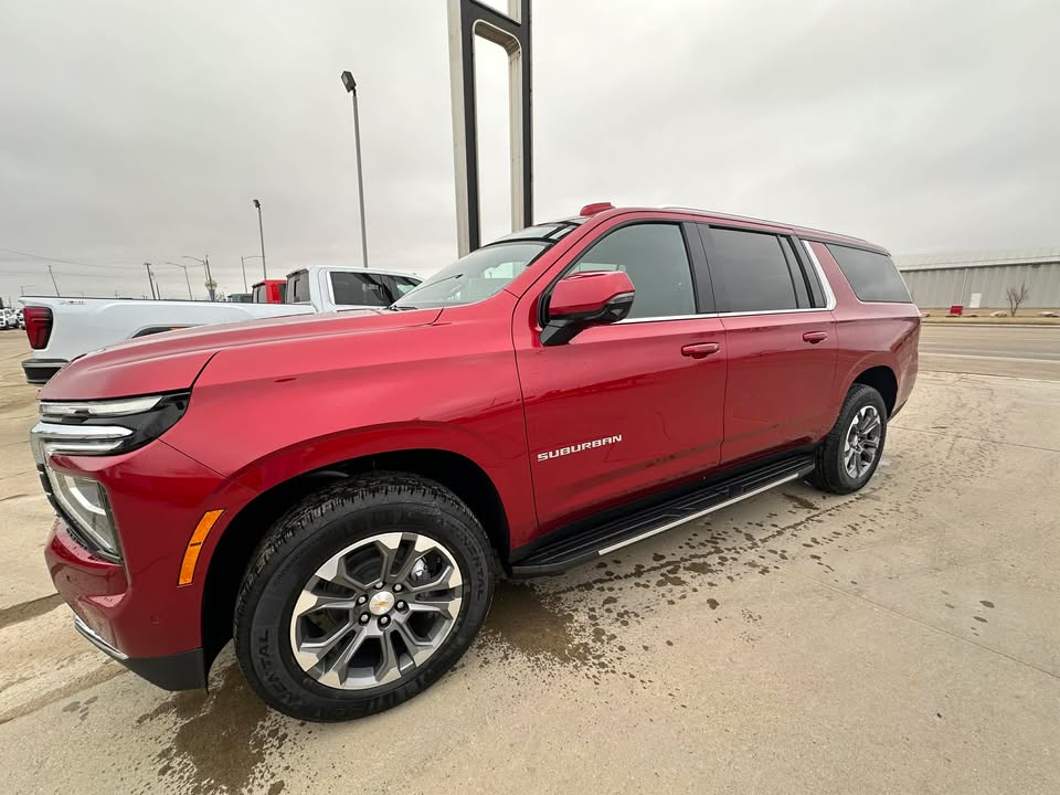 2026 Chevrolet Suburban LT