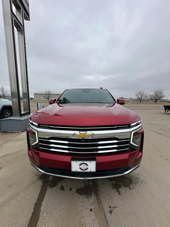 2026 Chevrolet Suburban LT