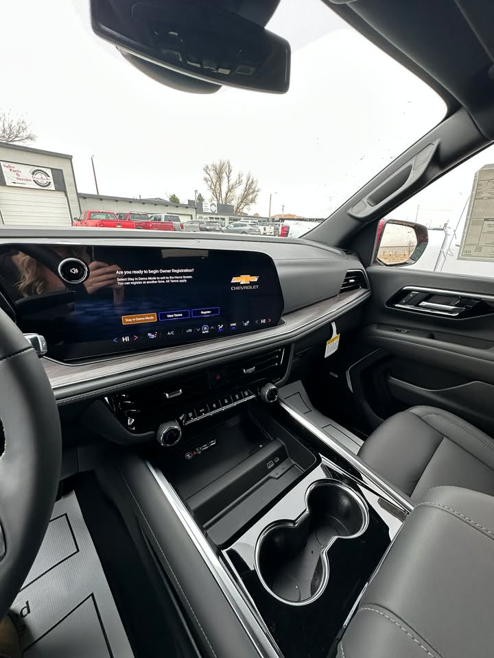 2026 Chevrolet Suburban LT