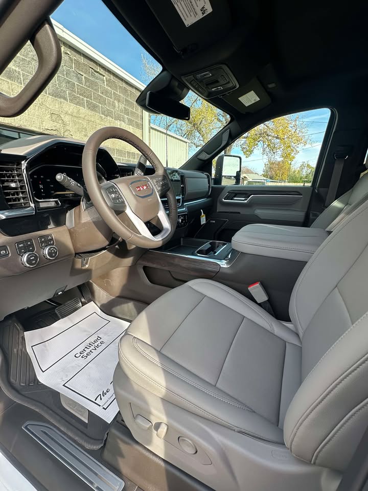 2026 GMC Sierra 3500 HD SLT