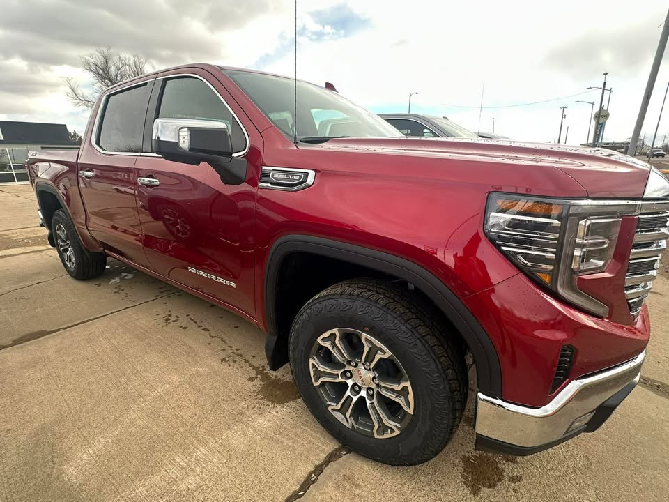 2026 GMC Sierra 1500 SLT