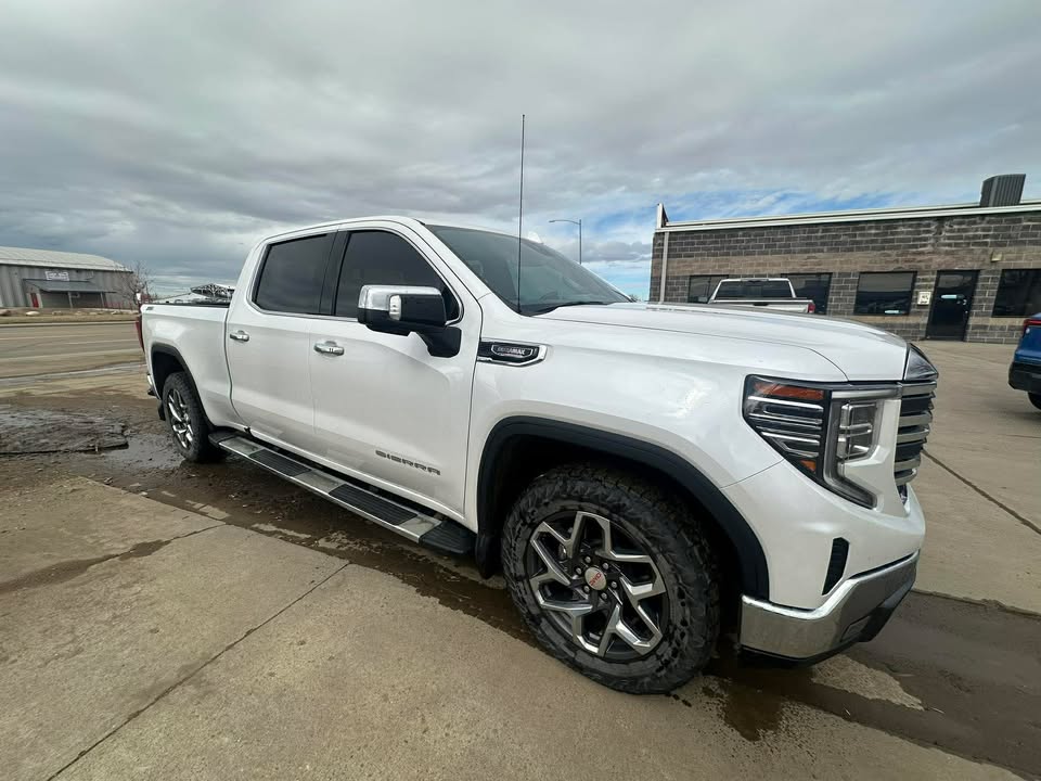 2023 GMC Sierra 1500 SLT
