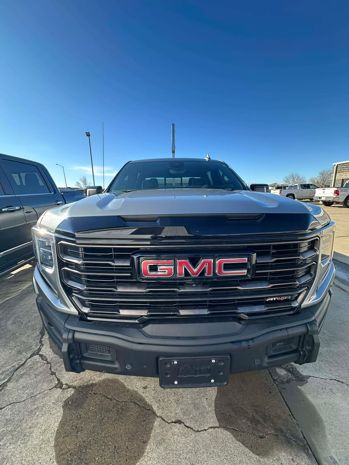2023 GMC Sierra 1500 AT4X