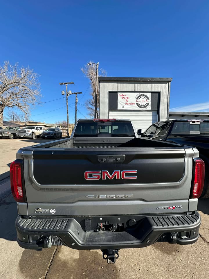 2023 GMC Sierra 1500 AT4X